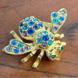 JOAN RIVERS Vintage Blue Rhinestone Goldtone Bee Brooch
